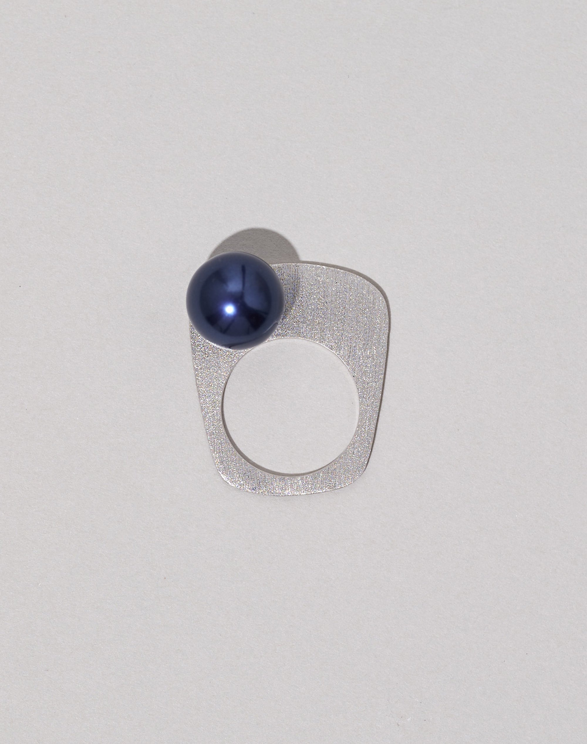 Essence Silver Ring 10 left _ navy