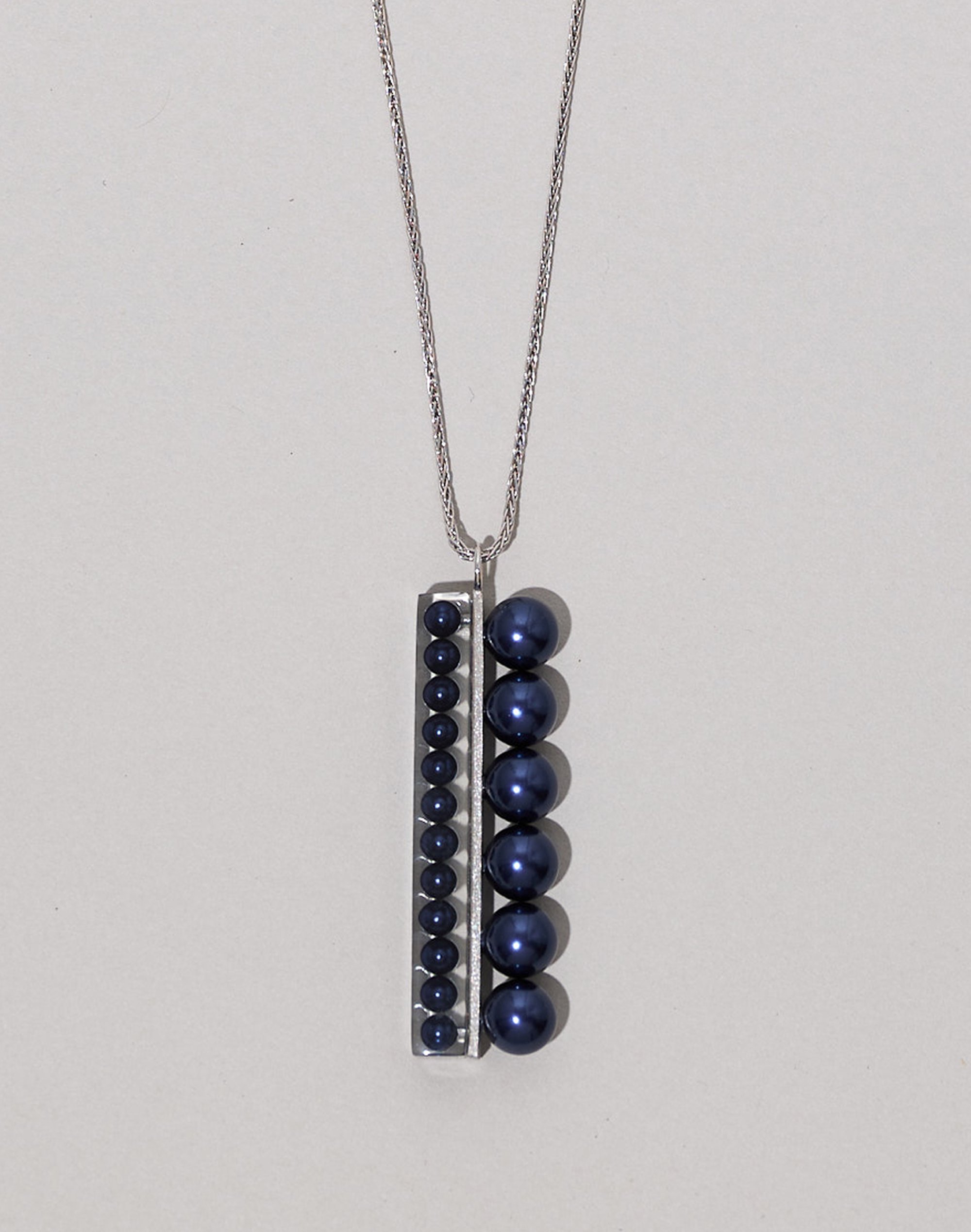 Essence Silver Plus Necklace 4 _ S size _ navy