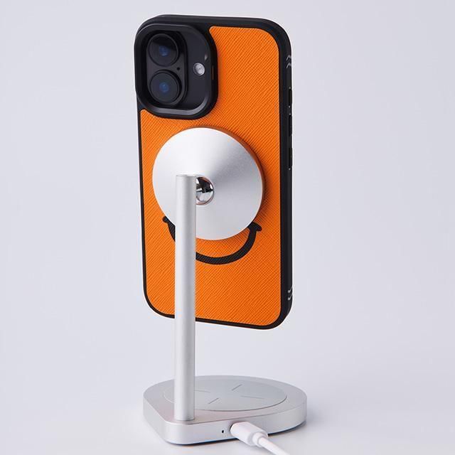 便利なスタンド機能！サフィアーノレザーにスマイルマークをあしらった