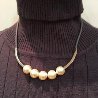 Ailes D'or<br>エールドール<br>パールチョーカー<br>カーキ&シルバー<br>