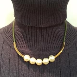 Ailes D'or<br>エールドール<br>パールチョーカー<br>カーキ&ゴールド<br>