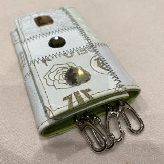 【期間限定SALE】<br>Michelangelo<br>(ミケランジェロ)<br>ホワイト ロゴ入り<br>キーホルダー