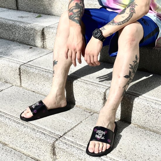 <img class='new_mark_img1' src='https://img.shop-pro.jp/img/new/icons1.gif' style='border:none;display:inline;margin:0px;padding:0px;width:auto;' />【LEFLAH】LF mono slide sandals (BLK) 《8月中旬頃のお届け予定》