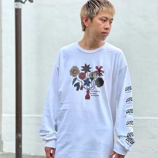 <img class='new_mark_img1' src='https://img.shop-pro.jp/img/new/icons1.gif' style='border:none;display:inline;margin:0px;padding:0px;width:auto;' />【LEFLAH】flower bottle long tee (WHT)