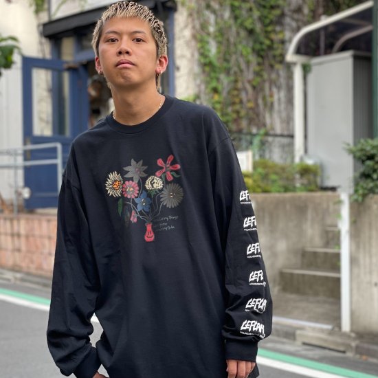 <img class='new_mark_img1' src='https://img.shop-pro.jp/img/new/icons1.gif' style='border:none;display:inline;margin:0px;padding:0px;width:auto;' />【LEFLAH】flower bottle long tee (BLK)