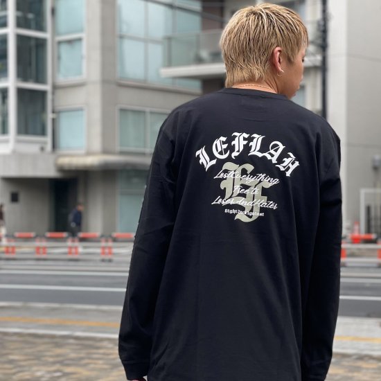 <img class='new_mark_img1' src='https://img.shop-pro.jp/img/new/icons1.gif' style='border:none;display:inline;margin:0px;padding:0px;width:auto;' />【LEFLAH】OLD-E college logo long tee (BLK)