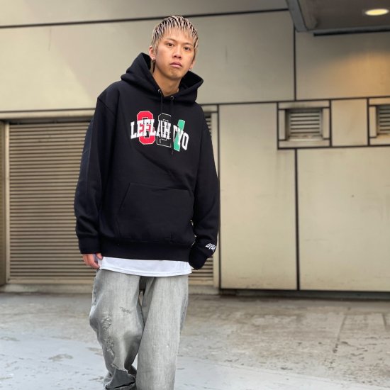 <img class='new_mark_img1' src='https://img.shop-pro.jp/img/new/icons1.gif' style='border:none;display:inline;margin:0px;padding:0px;width:auto;' />【LEFLAH】college logo parka (BLK) 