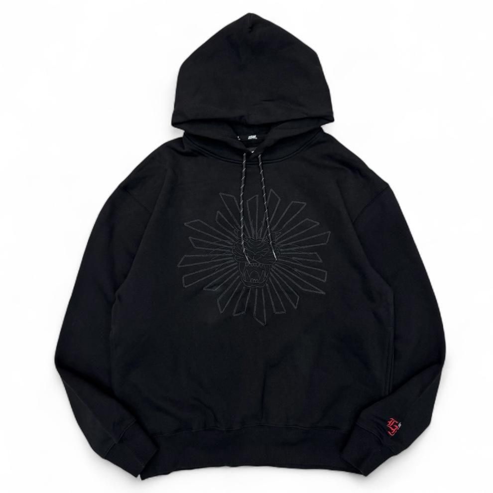 <img class='new_mark_img1' src='https://img.shop-pro.jp/img/new/icons1.gif' style='border:none;display:inline;margin:0px;padding:0px;width:auto;' />LEFLAH embroidery sweat hoodie  (BLK)