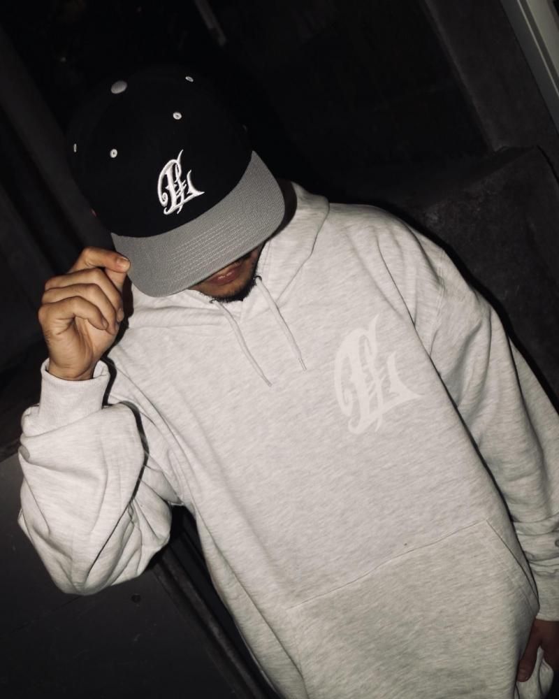 <img class='new_mark_img1' src='https://img.shop-pro.jp/img/new/icons1.gif' style='border:none;display:inline;margin:0px;padding:0px;width:auto;' />LEFLAHNOTFOUND MORE LOST LOGO CAP (BLK/GRY)