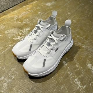 norda 001(WHT/GUM)