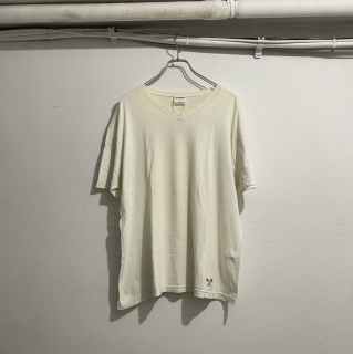 INTER FACE VNECK TEE UC-0226