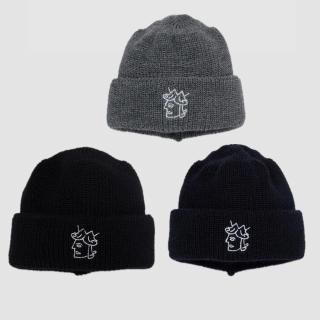 VICTORIAQUEENHEAD CUFF BEANIE